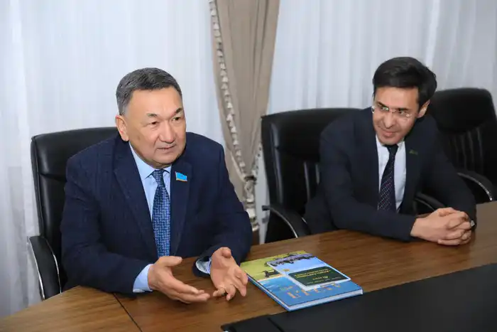 Депутаты Мажилиса обсудили с акимом области пути повышения инвестиций и поддержки агросектора {city2}