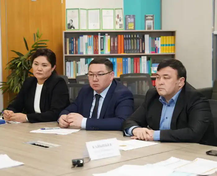 Канат Кайыпбек выслушал жителей Туркестана {city2}