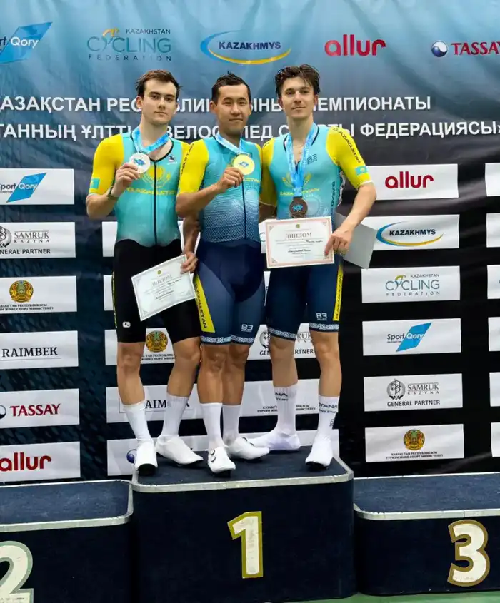 В Астане прошел республиканский зимний чемпионат по велотреку (3)