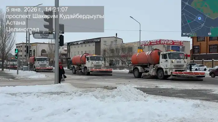 Свыше 3 тысяч рабочих и более 1800 единиц техники: в Астане продолжается круглосуточная очистка от снега (3)