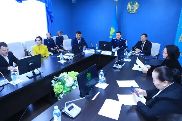 Открытый диалог и цифровые сервисы: в Карагандинской области прошла акция «Азбука правопорядка» (4)