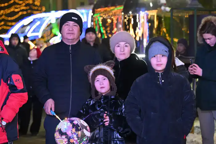 Семей встречает Новый год с фейерверком и радостью! {city2}