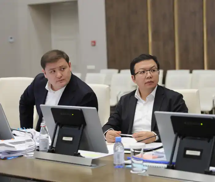 Глава региона принял акимов и руководителей управлений (10)