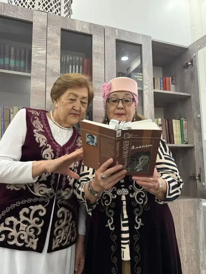 В Астане пенсионеры провели необычный челлендж, посвященный наследию Мукагали (5)