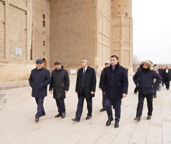 Министры Узбекистана и Казахстана посетили мавзолей Ходжи Ахмеда Ясауи в знак дружбы и единства {city2}