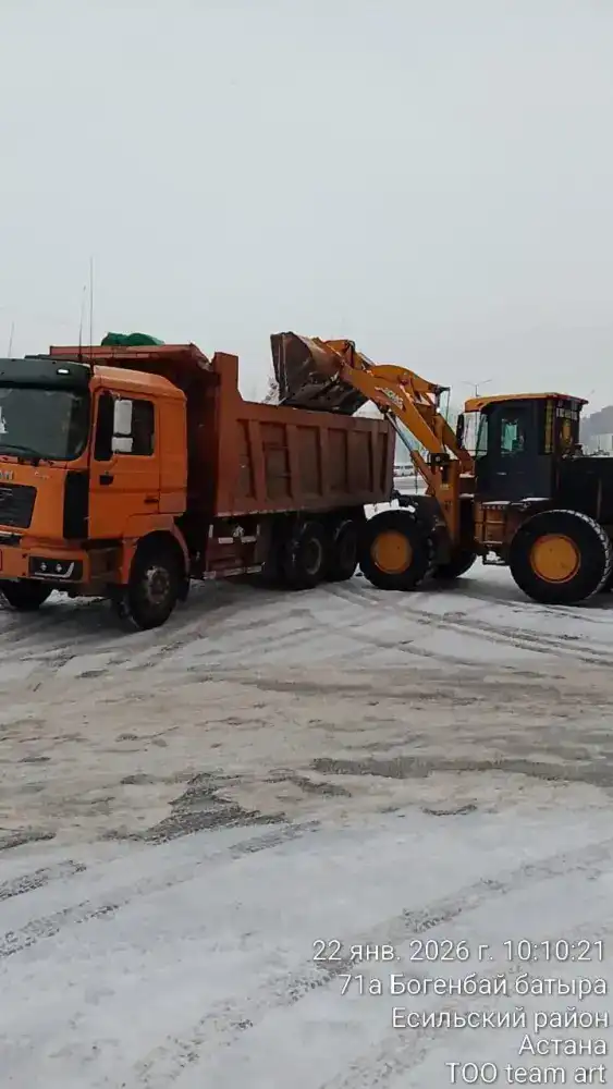 Астана: вывезено более 3 миллионов кубометров снега {city2}