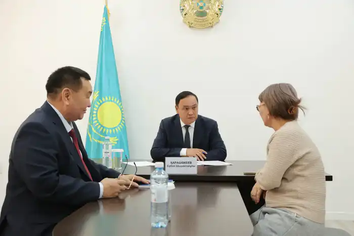 Ербол Карашукеев встретился с жителями Жамбылского района (10)