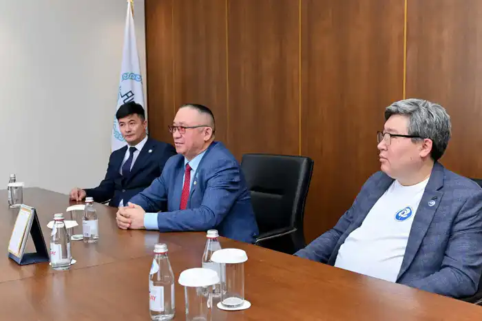 Аким области встретился с депутатом Мажилиса Парламента Нурланом Ауесбаевым (2)