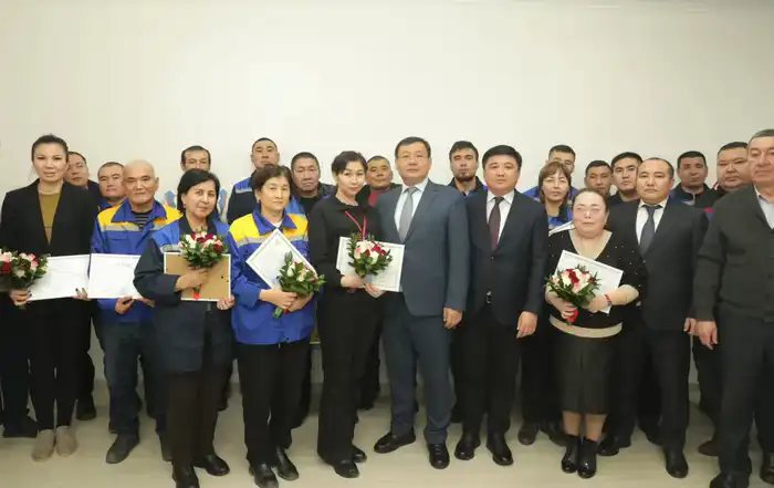 Награждены работники коммунальных учреждений (6)