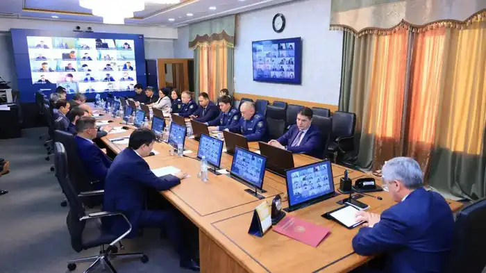 В Карагандинской области принимаются меры по профилактике подростковых суицидов через раннее выявление рисков и психологическую помощь. {city2}