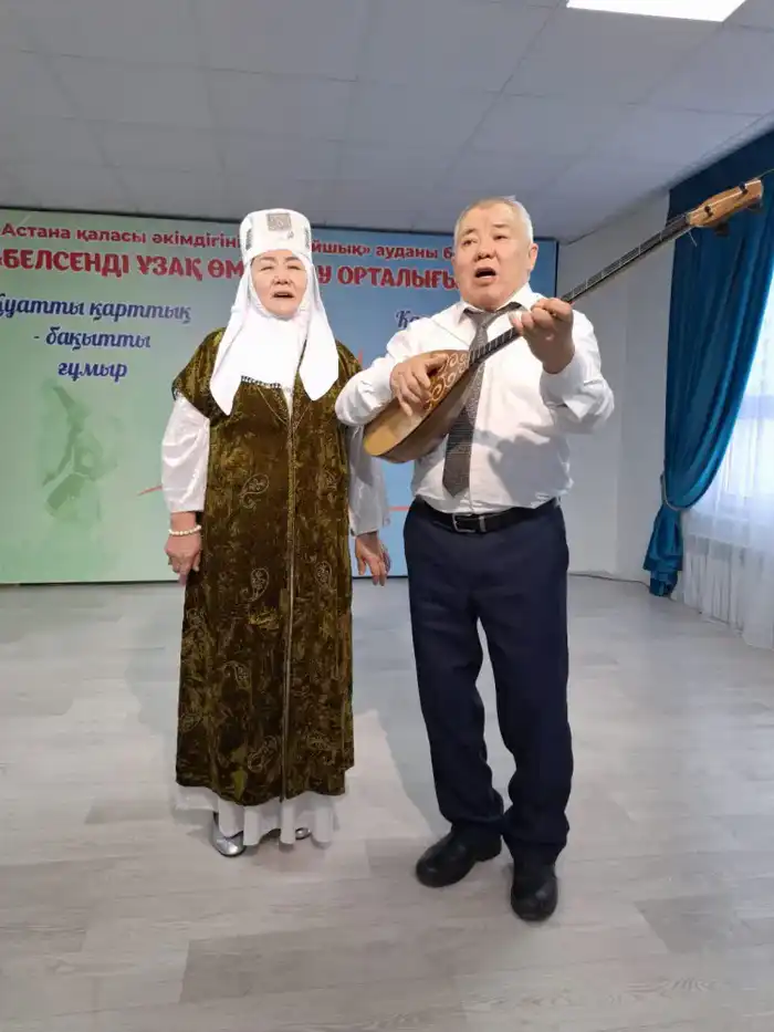 Ансамбль «Нура әуендері»: в Астане пенсионеры провели зажигательный вечер песни (3)