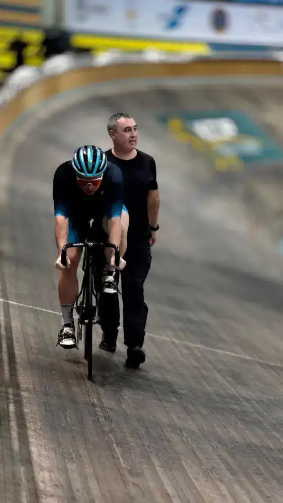 В Астане прошел республиканский зимний чемпионат по велотреку (5)