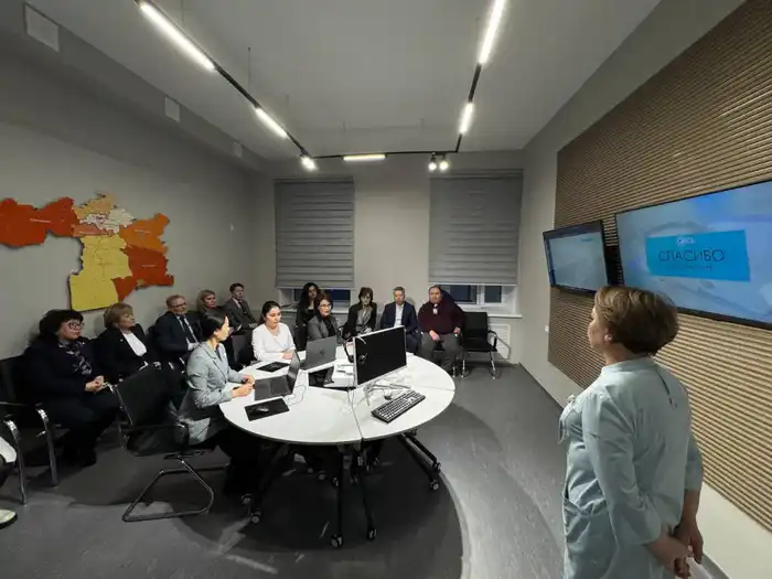Министр здравоохранения Акмарал Альназарова ознакомилась с реализацией пилотного проекта по развитию телемедицины в Карагандинской области (3)