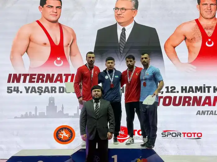 Багдат Сабаз стал золотым призёром на турнире по греко-римской борьбе в Турции {city2}
