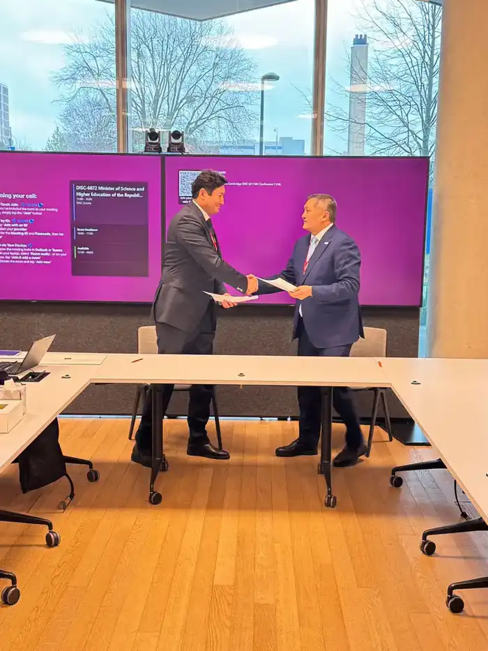 Казахстан и AstraZeneca объединяют усилия для научного сотрудничества в области здравоохранения {city2}