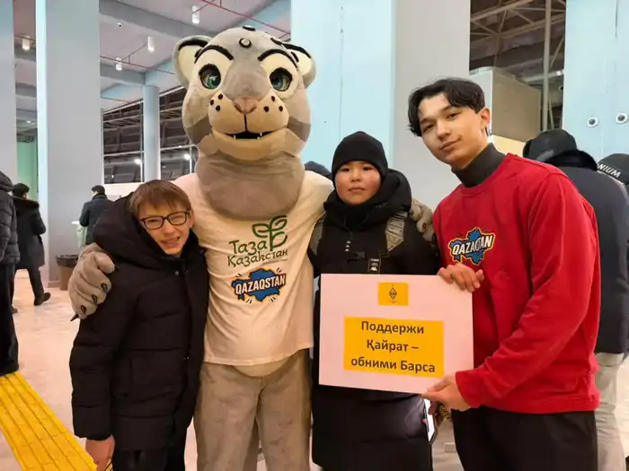 Тазабек удивил болельщиков на матче «Кайрат» - «Брюгге» в Астане (6)