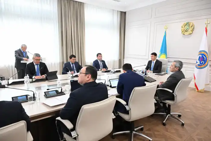 Алматы начинает внедрение реформ: Аким города обсуждает конкретные шаги для улучшения жизни горожан {city2}