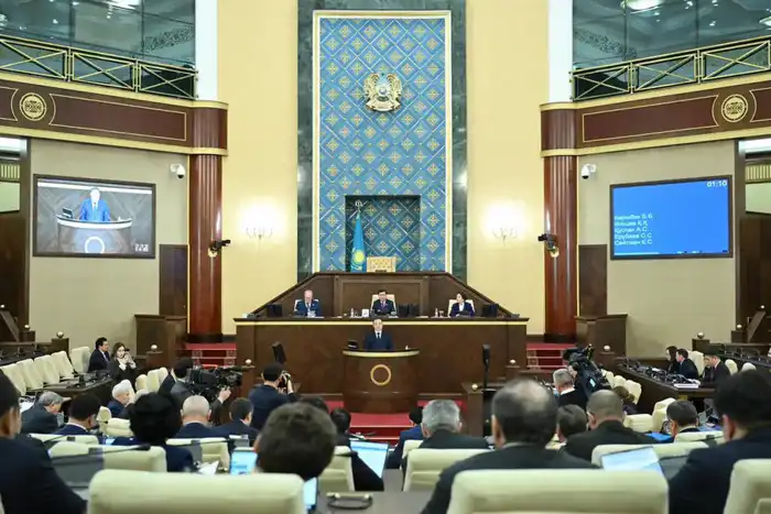 Два законопроекта: мосты сотрудничества в сфере транспорта и авиации одобрены Мажилисом {city2}