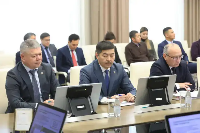 Итоги работы и дальнейшие планы СПК «Актобе» обсудили в областном акимате (4)
