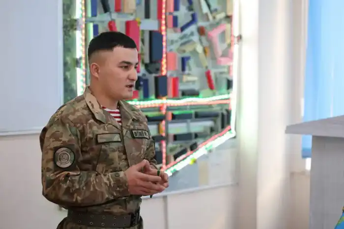 Полиглот из Алматы служит в Национальной гвардии {city2}