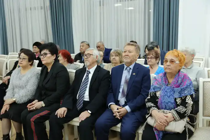 Взаимодействие акима Жамбылской области с гражданским обществом: акцент на социально-экономическое развитие и общественный контроль {city2}