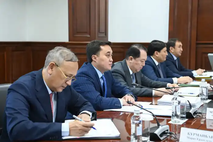 Правительство обсуждает внедрение цифровых технологий для улучшения водоснабжения {city2}