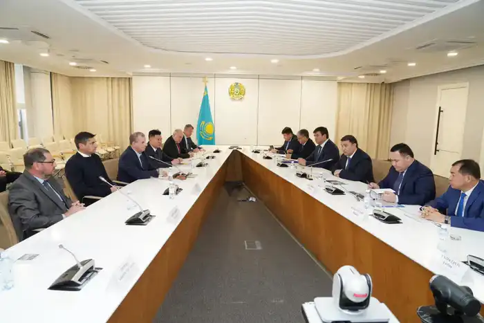 Израильская компания Mekorot обсуждает развитие водного хозяйства в Туркестанской области {city2}