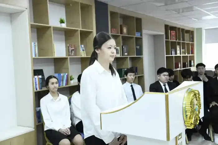 «Закон и порядок»: судебное заседание инсценировали в столичной школе для учащихся (8)