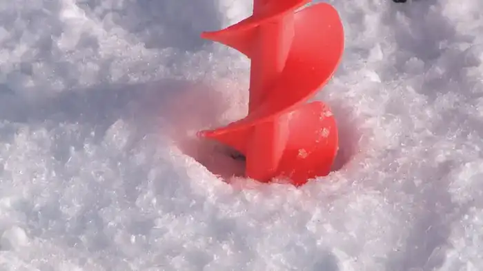 Чтобы рыба пережила зиму: на водоёмах Карагандинской области проводят противозаморные работы (3)