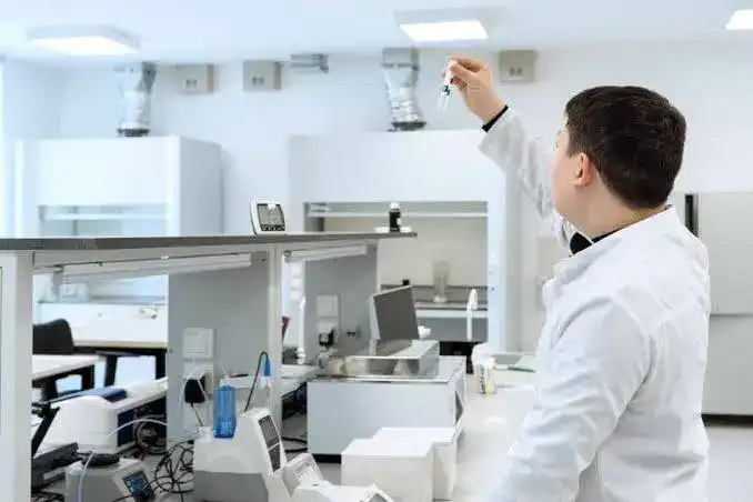 В столице в 2025 году открываются новые поликлиники, внедряются технологии искусственного интеллекта и обновляются медицинские учреждения {city2}