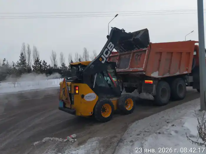 В борьбе со снегом в Астане задействовано более 1300 единиц спецтехники (6)