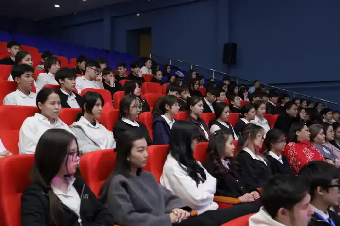 «Закон и порядок»: в Астане для студентов и школьников прошла компьютерная игра «Qarzhy Saqshysy» (6)