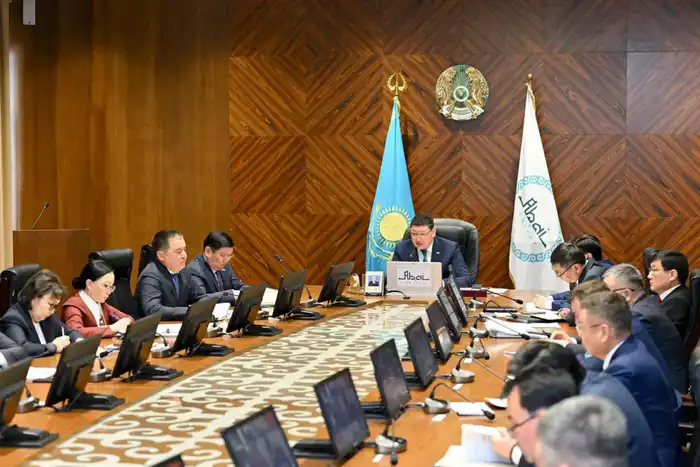 На расширенном совещании в области Абай обсуждены меры по охране историко-культурных памятников {city2}