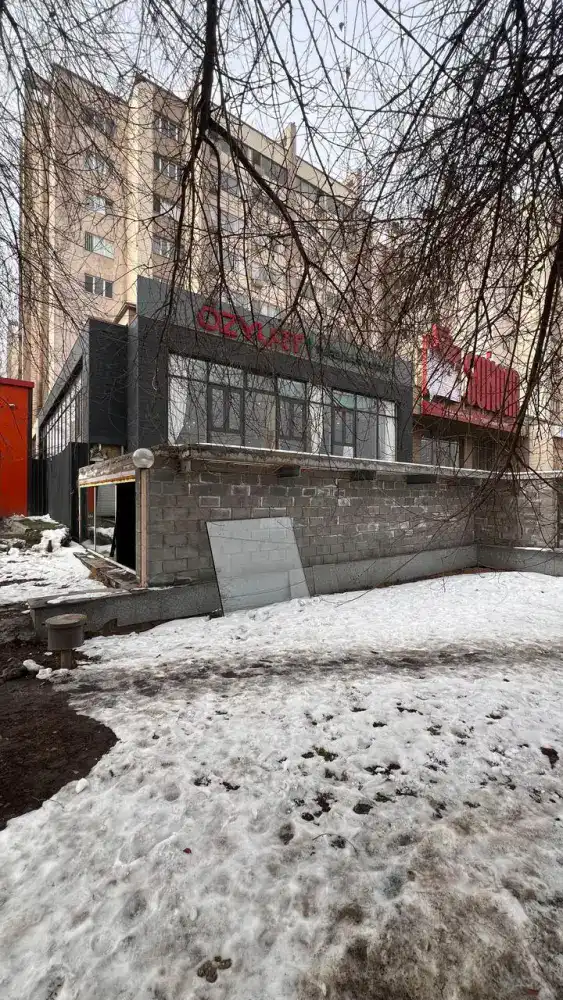 В Алматы снесли незаконную пристройку к нежилому помещению в мкр. Аксай-5 по решению суда {city2}