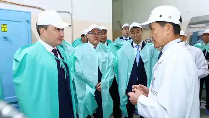 Олжас Бектенов посетил Институт ядерной физики для проверки выполнения президентских поручений по развитию научной базы атомной отрасли в Алматы {city2}