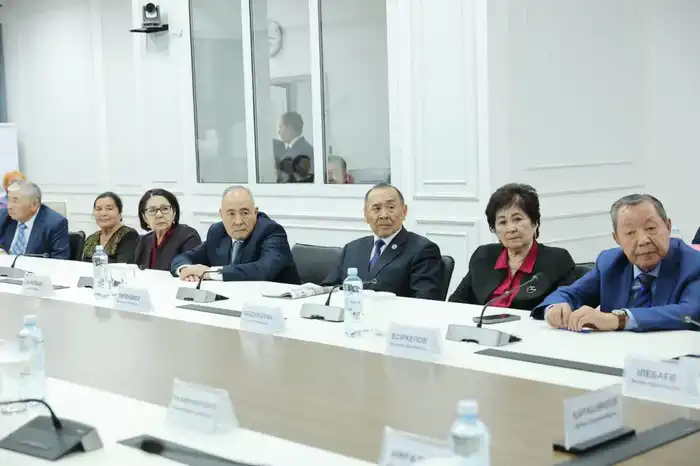 Аким Жамбылской области встретился с представителями гражданского общества (3)