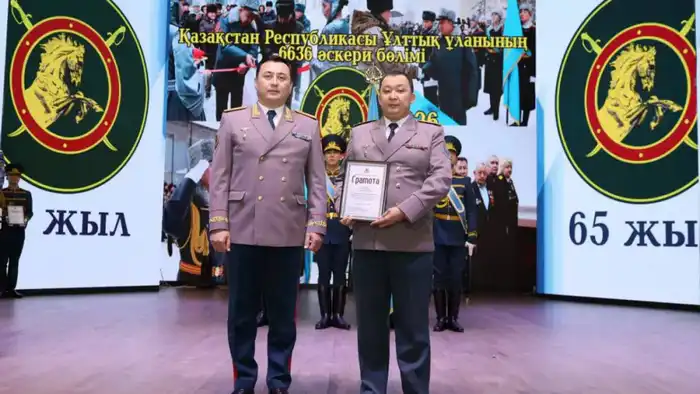 Празднование 65-летия воинской части 6636: вклад в общественную безопасность и награждение военнослужащих {city2}