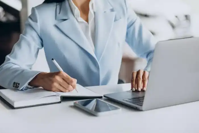 Увеличение доли женщин-предпринимателей в Астане: влияние на экономику и рынок труда {city2}