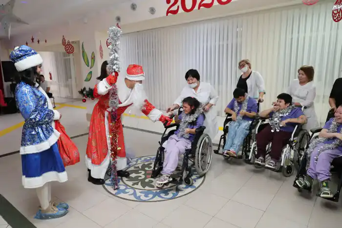 Военнослужащие Национальной гвардии поздравили воспитанников детских домов с Новым годом (3)