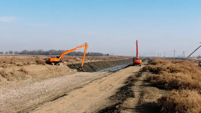 Очистка магистральных каналов в Жетысайском районе: долгожданные изменения для орошения земель {city2}