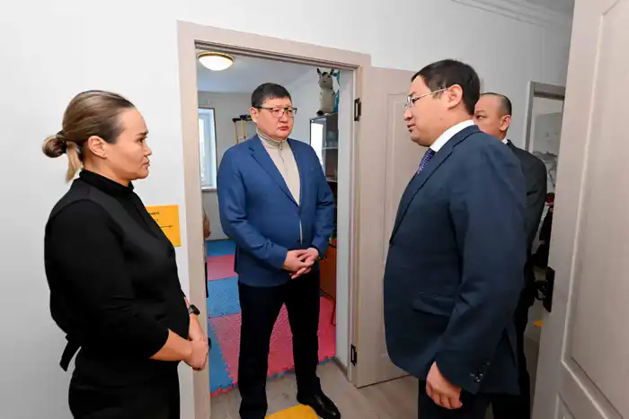 Аким области посетил центр оказания специальных социальных услуг в Бескарагайском районе (9)