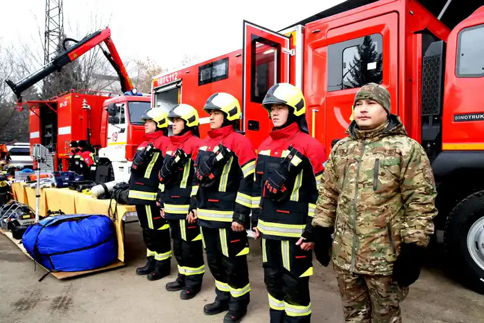 Безопасность тех, кто спасает: в регионах страны поэтапно обновляется защитная экипировка пожарных (5)