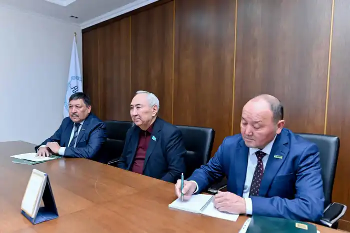 Сотрудничество акима области Абай и депутата Мажилиса: новые перспективы для агросектора {city2}