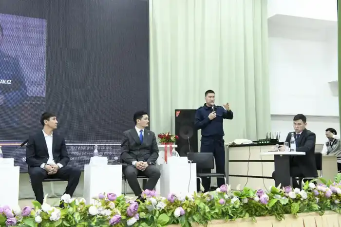 Отцы и подростки Астаны обсудили важность мужских качеств на уникальном слете {city2}