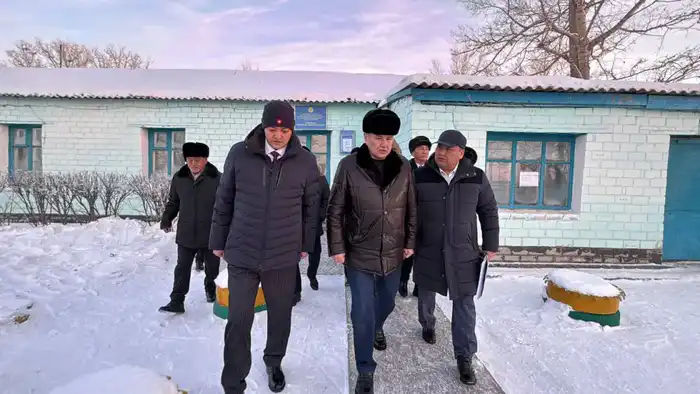Аким ВКО в ходе рабочей поездки в Тарбагатайский район посетил медицинские учреждения (3)
