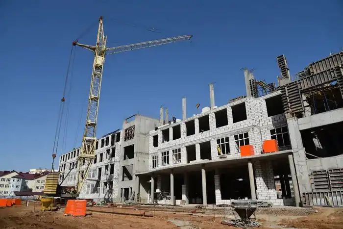 Рост объемов строительства: новые социальные объекты для улучшения качества жизни {city2}