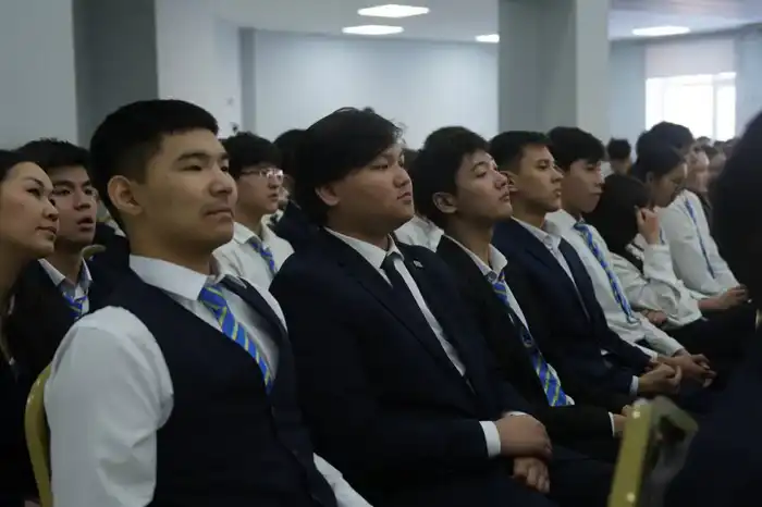 Более 150 тысяч школьников Астаны и Акмолинской области приняли участие в экочасе на тему водосбережения «Экономь воду – сохраняй будущее» (8)