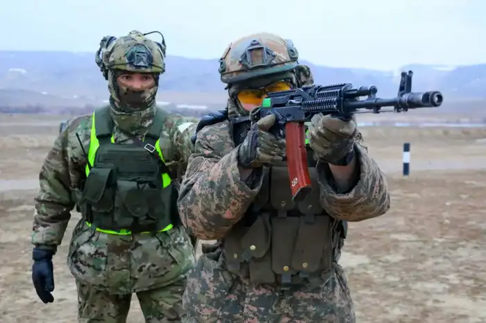 В условиях, приближенных к боевым: как готовят разведчиков ДШВ (8)