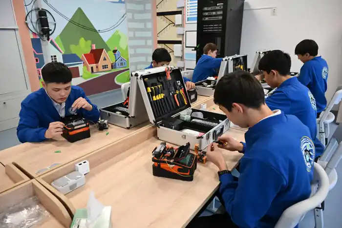 В Алматы открыт обновленный колледж телекоммуникаций и машиностроения (6)