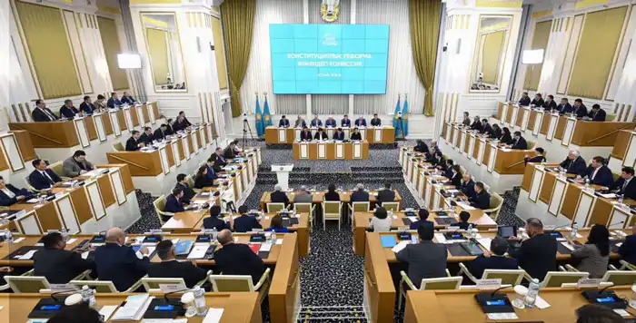 В Астане прошло второе заседание Конституционной комиссии с обсуждением более двух тысяч предложений по реформе {city2}